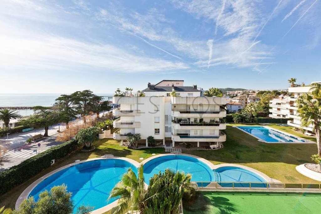 Sitges Arena Dos Piscinas Frente Al Mar Lägenhet Exteriör bild